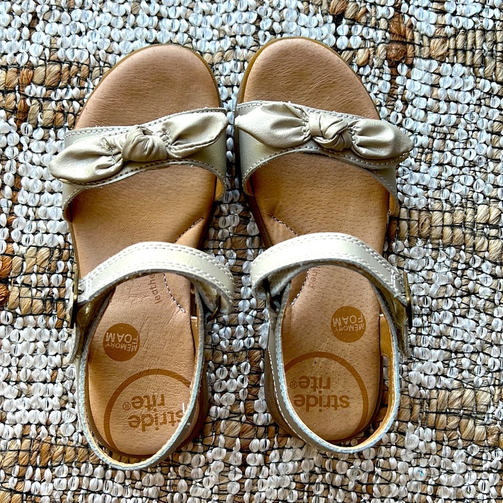Little Girls size 13M Stride Rite sandals!